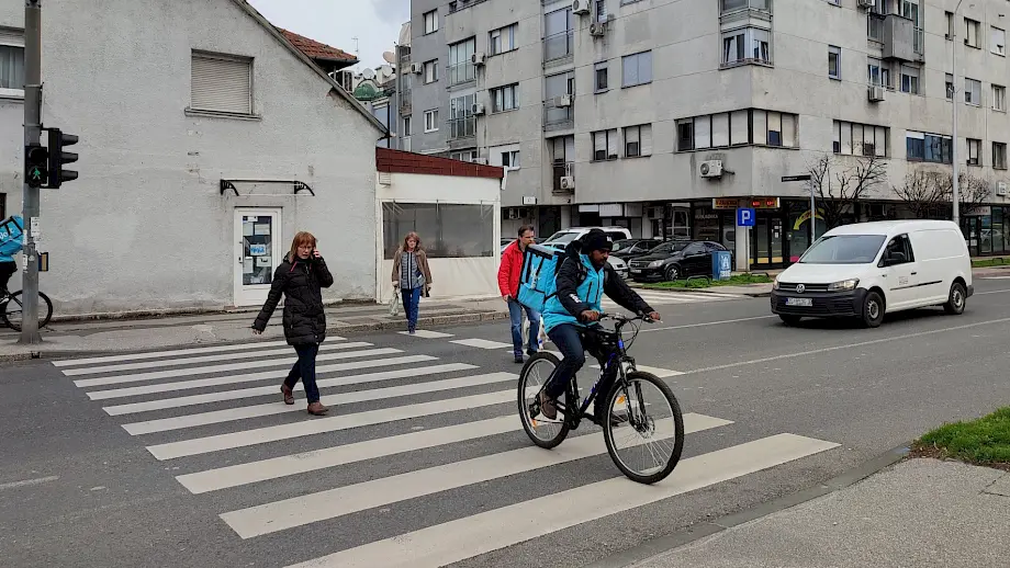 Dostavljač digitalne platforme Wolt u Zagrebu, Hrvatska. Foto: BIRN/Anja Vladisavljević