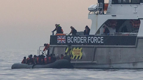 Deportovani Albanci nalaze nove rute za povratak u Britaniju
