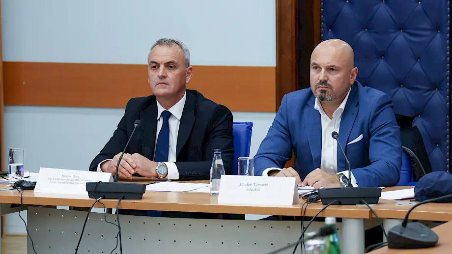 Član Savjeta Agencije za zaštitu ličnih podataka i slobodan pristup informacijama (AZLP) Muhamed Gjokaj (L). Foto: Skupština Crne Gore