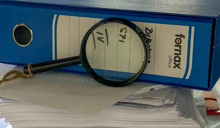 Građani plaćaju dok institucije ćute