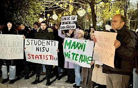 Predatori ne smiju da predaju u školama