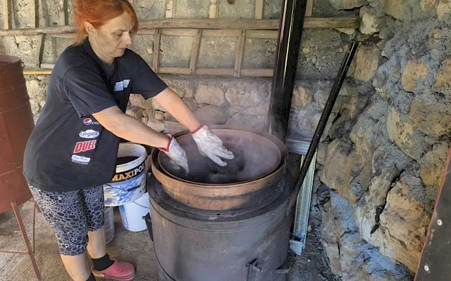 Srećna mašina: Rakija i regulacija na Balkanu