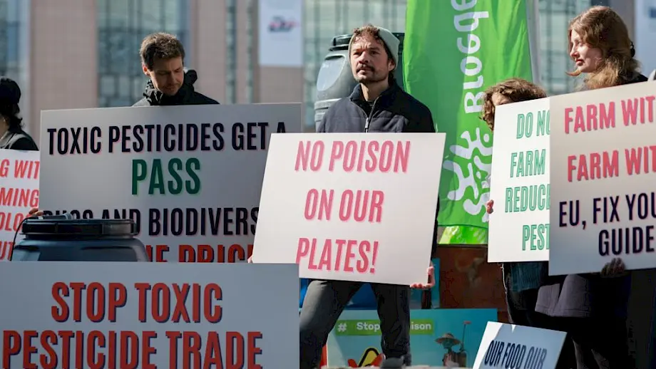 Protest protiv upotrebe pesticida u EU. Foto: EPA-EFE/OLIVIER HOSLET
