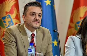 Ministarstvo finansija tvrdi da je Vukovićeva diploma zakonita