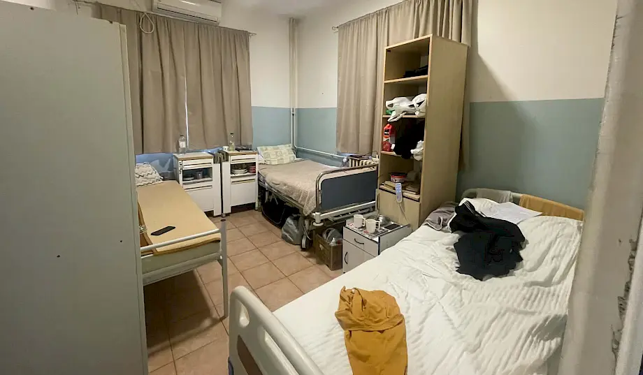 Bolnička soba za pacijente u Dobroti. Foto: BIRN/Predrag Milić