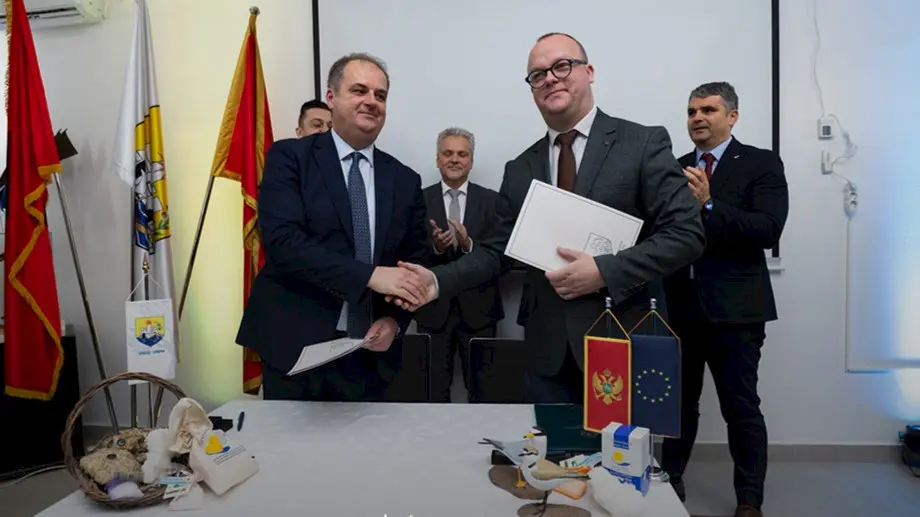 Potpisivanje ugovora za upravljanje Parkom prirode Ulcinjska solana. Foto: Ministarstvo ekologije, održivog razvoja i razvoja sjevera