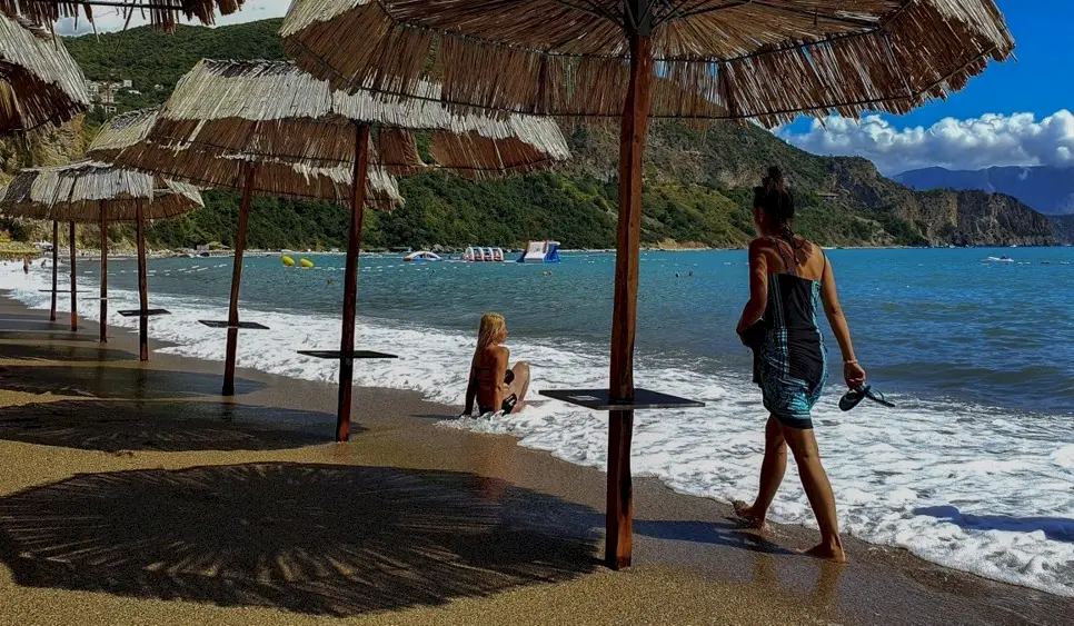 Plaža Jaz pored Budve. Foto: EPA/GEORGI LICOVSKI